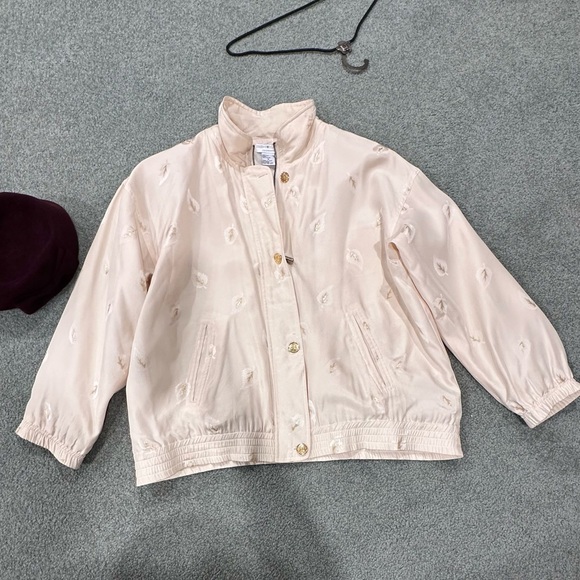 Jackets & Blazers - 100 % silk Cream Jacket bomber.